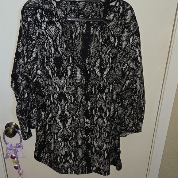 Calvin Klein Black and White Graphic Blouse - Picture 1 of 12